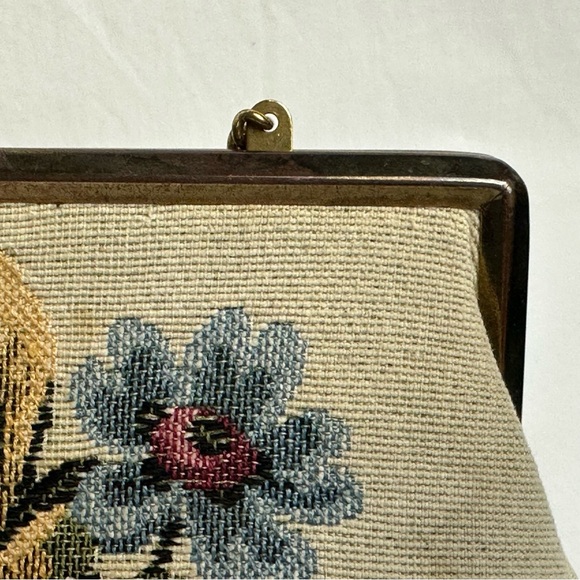 Verdi Mid-Century Vintage Floral Embroidered Bag GUC w/ Gold Tone Chain - Picture 8 of 14